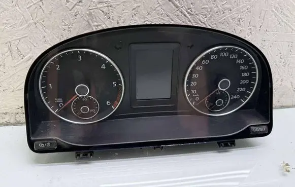 Speedometer (instrument cluster)