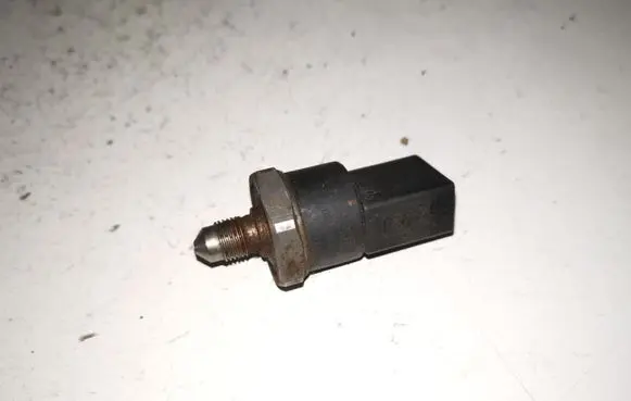 Fuel pressure sensor