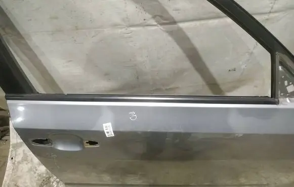 Subaru Forester SH Front door glass trim molding