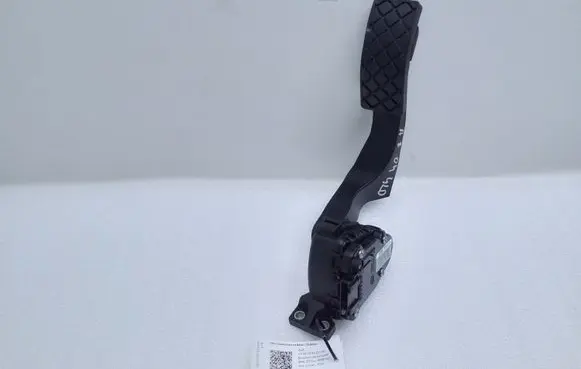 Audi A8 S8 D3 4E Accelerator throttle pedal 4E1723523D