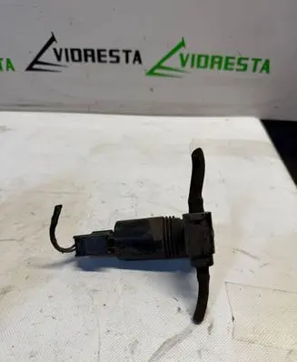 Windshield washer spray nozzle