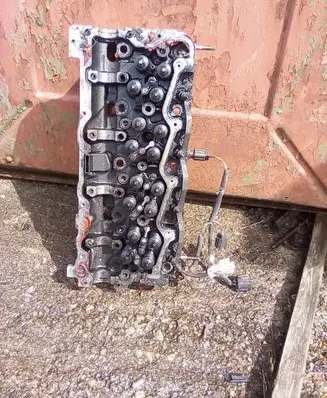 Mazda 5 Engine head 