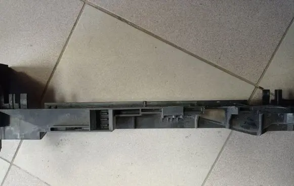 Mercedes-Benz C W205 Radiator mount bracket A0995041700 0995041700