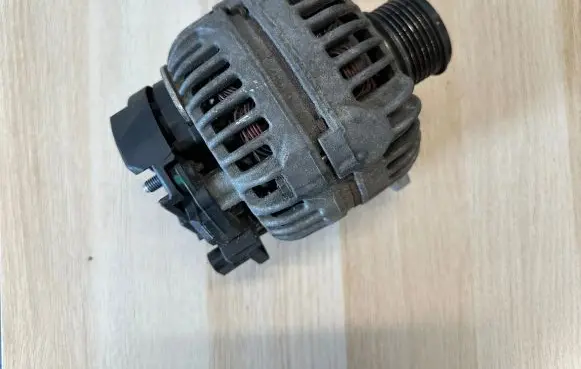 Volkswagen Golf VI Generator/alternator 06F906023F