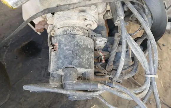 Seat Ibiza II (6k) Spark distributor 030905205AB