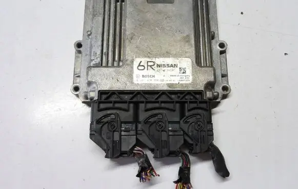Nissan Note (E12) Wing mirror control module 8200973738