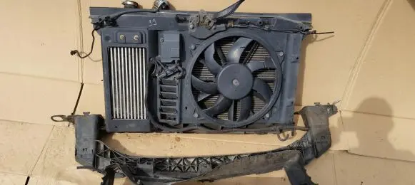 Citroen C4 II Radiator support slam panel