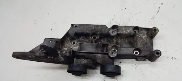 Volvo V70 Engine mounting bracket 8642196