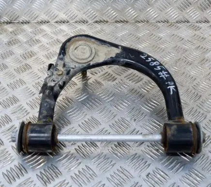 Toyota Hilux (AN10, AN20, AN30) Front lower control arm/wishbone