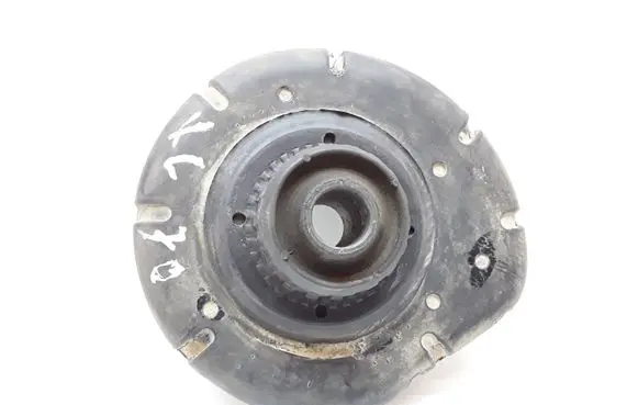 Volvo XC70 Front shock absorber mounting bracket 
