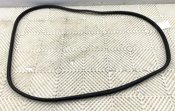 Mazda CX-3 Rubber seal front door (on door) 