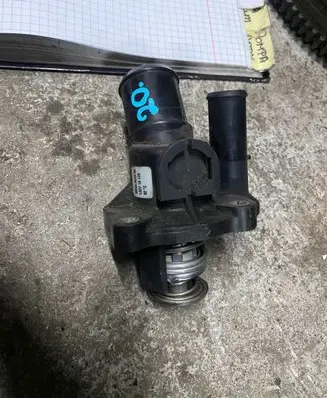 Mazda 6 Thermostat/thermostat housing 8575AA