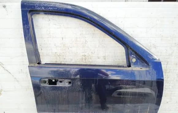 Jeep Grand Cherokee (WK) Front door melynos