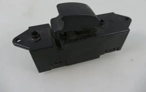 Mitsubishi Pajero Electric window control switch 8608A005