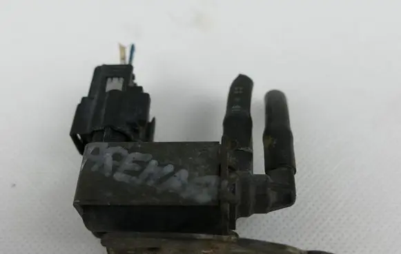 Mazda Premacy Valve vacuum 