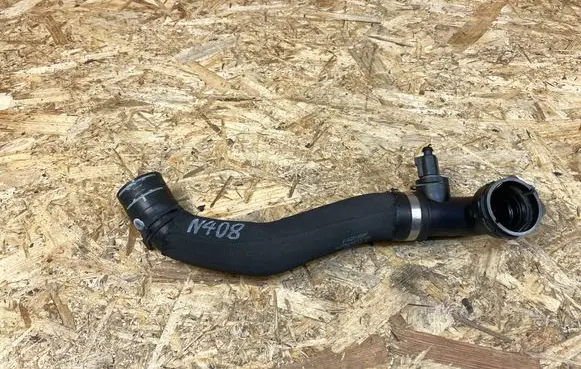 Porsche Macan (95B) Engine coolant pipe/hose 95B121109B
