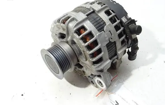 Volvo V40 Generator/alternator 31489212