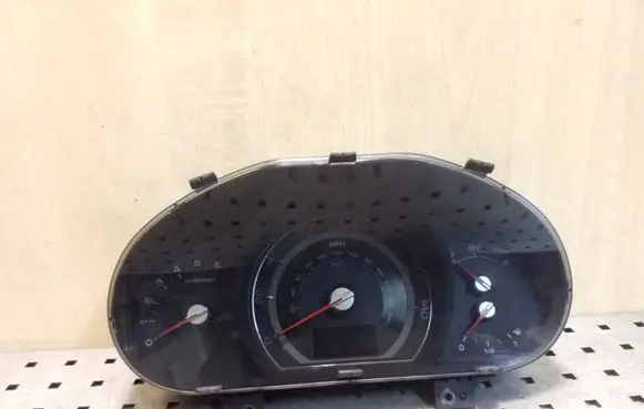 KIA Sportage Speedometer (instrument cluster) 940013U195