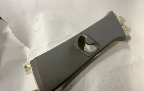BMW 3 E90 E91 (B) pillar trim (top) 7058335 52107010 AU5TR1A