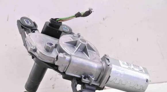 Volkswagen Golf VII Wiper motor 5G0955711
