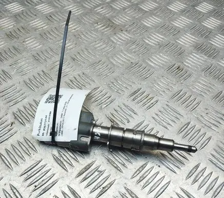 BMW 1 E82 E88 Fuel injector 7589048