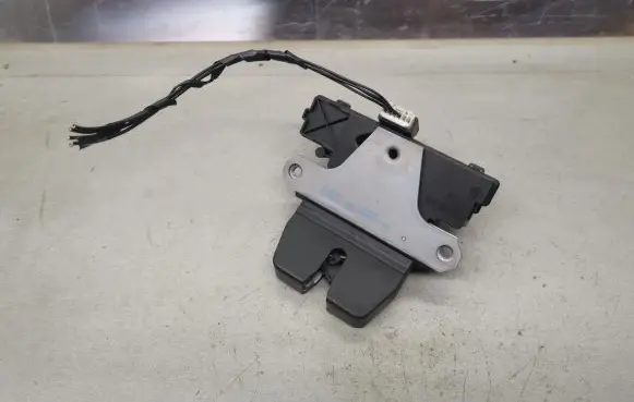 Ford Mondeo MK IV Tailgate/trunk/boot lock/catch/latch 3M51R442A66AR