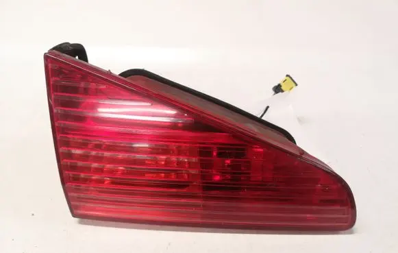 Peugeot 607 Tailgate rear/tail lights