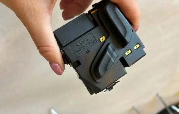 Mercedes-Benz E W212 Seat control switch A2048701958 03467816 2048701958