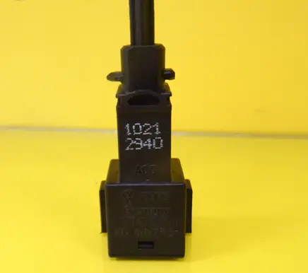 Volkswagen Polo IV 9N3 Brake pedal sensor switch 1J0945511A
