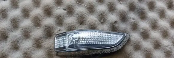 Toyota Yaris Mirror indicator light 640200103