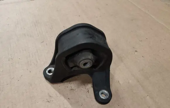 Honda Accord Engine mount bracket