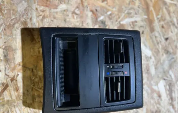 BMW 3 E90 E91 Glove box central console 2024434102