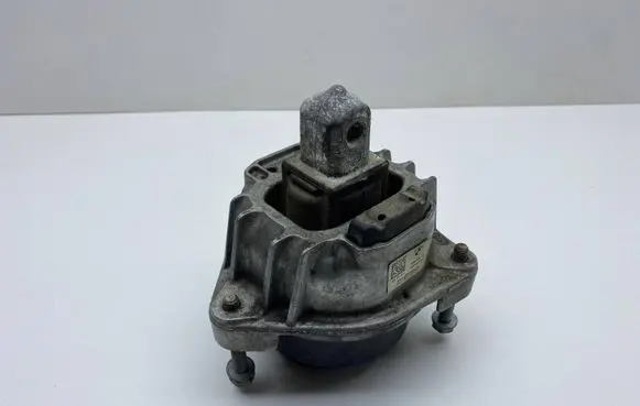 BMW 5 F10 F11 Engine mount bracket 6777373 68623513