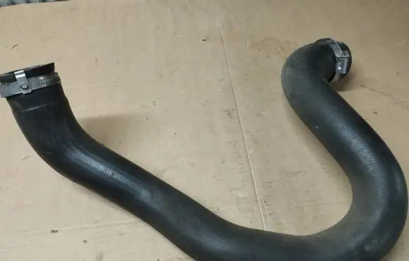 Peugeot 308 Engine coolant pipe/hose