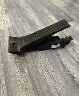 KIA Sportage Accelerator throttle pedal