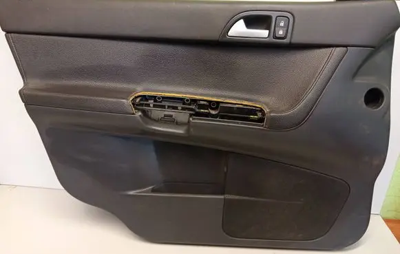 Volvo V50 Front door card panel trim 8679442