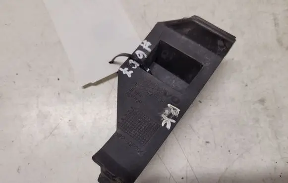 Volvo V50 Front bumper mounting bracket 30678481