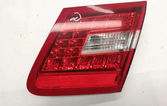 Mercedes-Benz E C207 W207 Tailgate rear/tail lights A2078200464