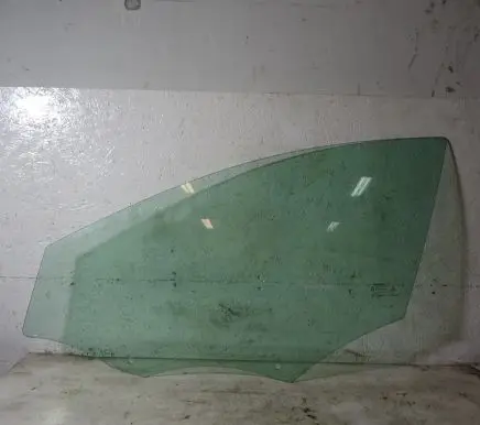 Volvo V40 Front door window glass four-door