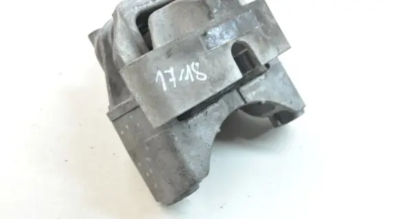 Alfa Romeo Giulietta Engine mount bracket 51888091