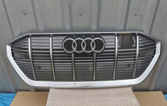 Audi e-tron Front bumper upper radiator grill 4KE853651BAXXX