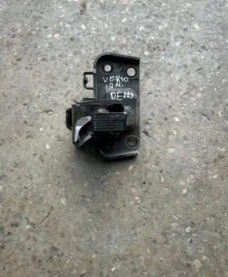 Toyota Verso Engine mount bracket
