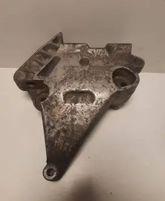 Volkswagen PASSAT B6 Engine mounting bracket 03G199207G 560KTS15