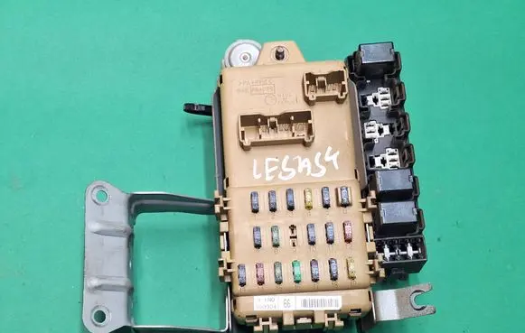 Subaru Legacy Fuse module 