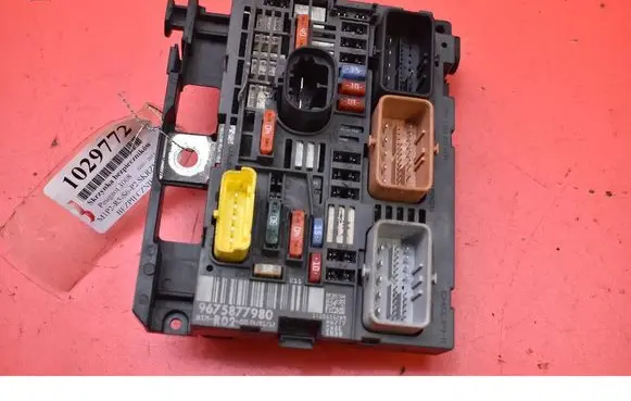 Peugeot 3008 I Fuse box set 9675877980
