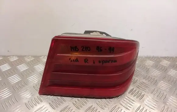 Mercedes-Benz E W210 Rear/tail lights A2108200264