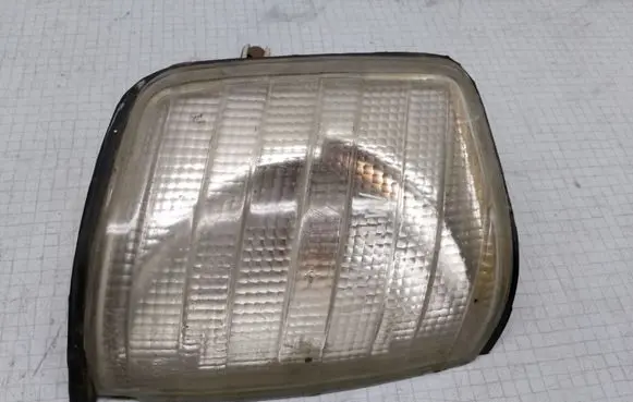Mercedes-Benz 190 W201 Front indicator light 183255B TYC183255RH