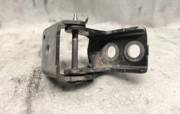 Peugeot 2008 II Rear door upper hinge