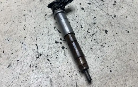 Nissan X-Trail T31 Fuel injector 0445115