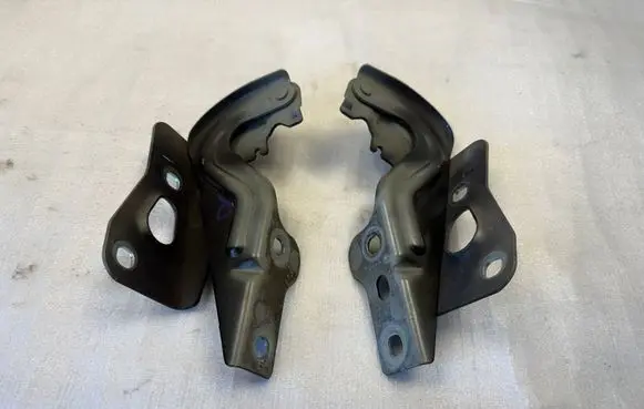 Seat Ibiza IV (6J,6P) Engine bonnet/hood hinges 6J0823302A